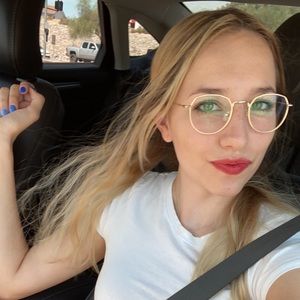 Meet your Posher, Alissa